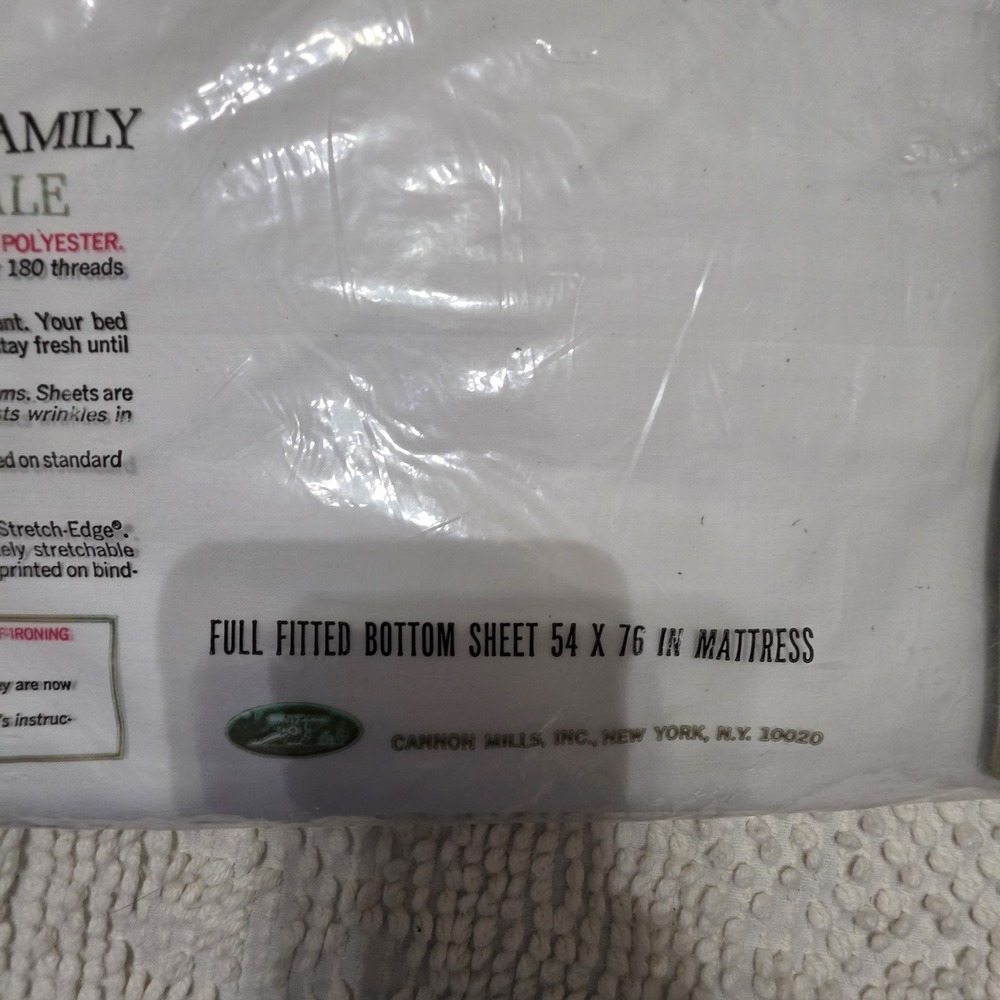 Cannon Royal Family - Full Fitted Sheet - No-Iron Percale - The Stay Fresh Sheet - Picture 3 of 4